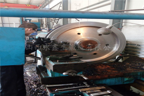 鍛造廠加工重型車(chē)輪鍛件